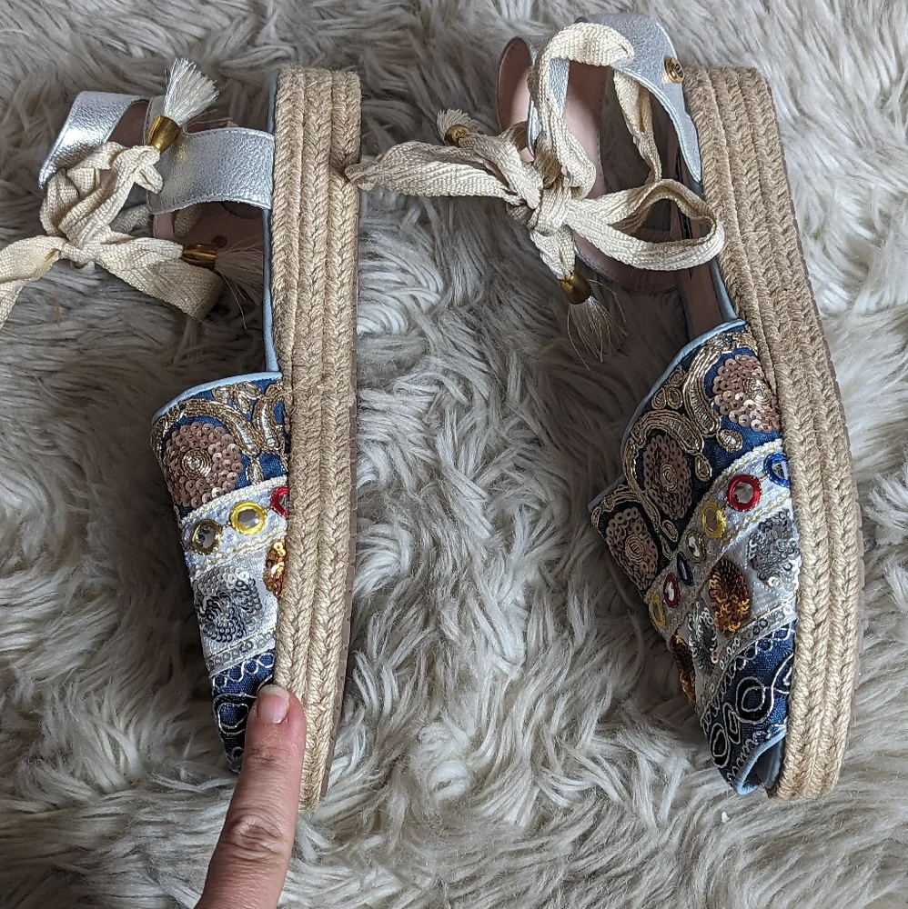 EUC Bon Bonite Embroidered Sequin Espadrilles